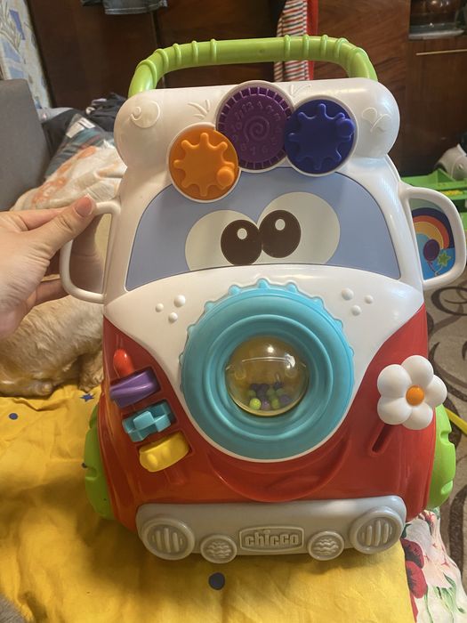 Ходунки, вожжі фірми Chicco