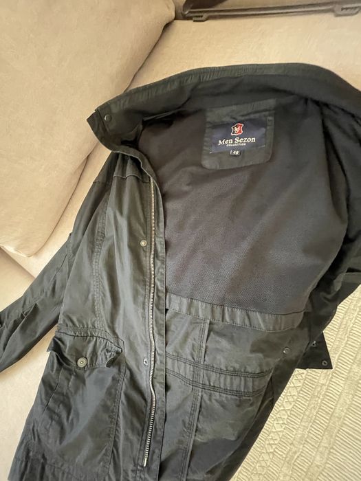 Чоловіча вітровка