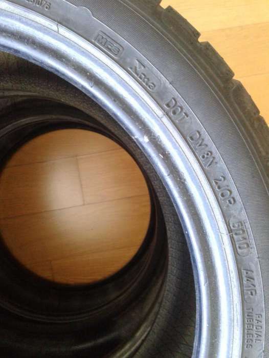 Pneu Dunlop SP Sport 01 245/40 R17/manete tampa válvulas pneu Mercedes