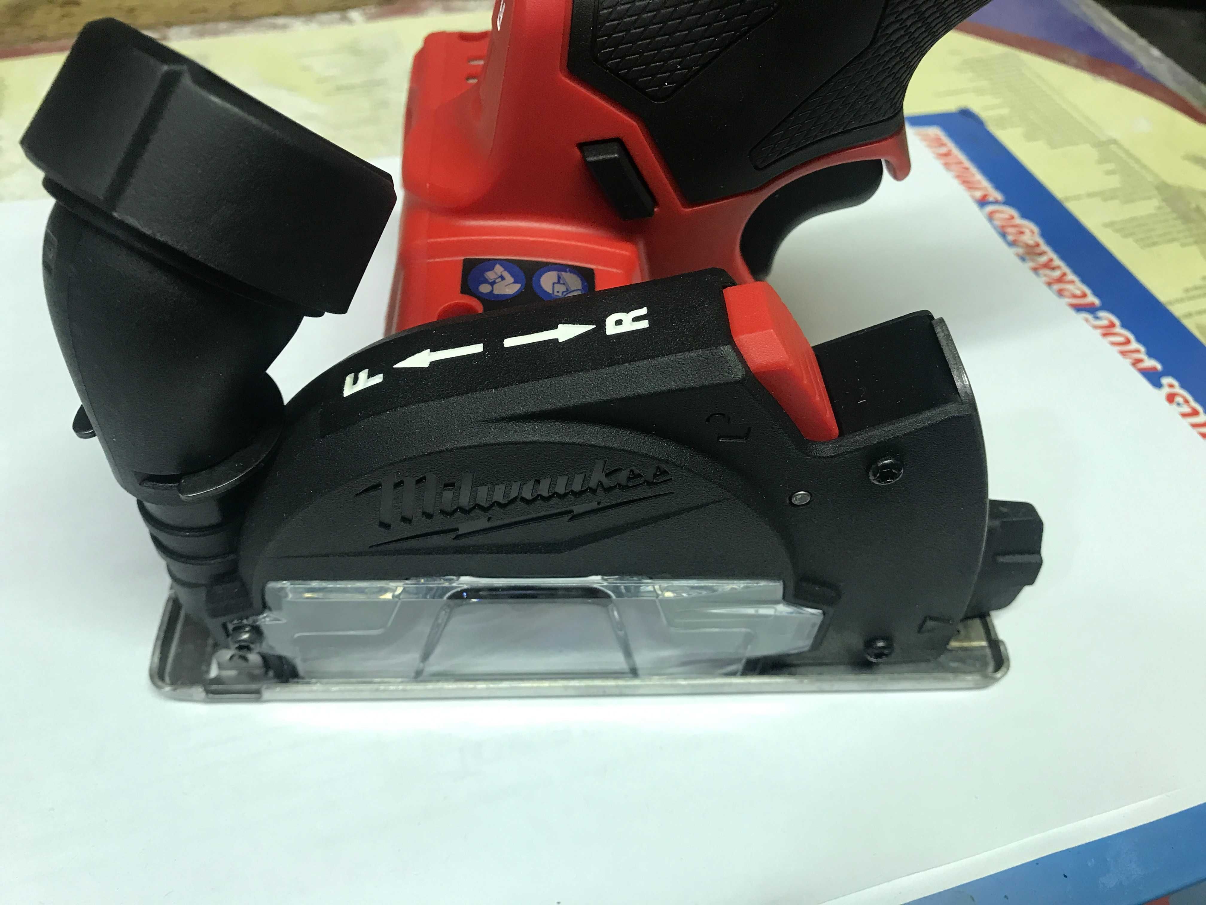 Szlifierka Milwaukee M12 FCOT