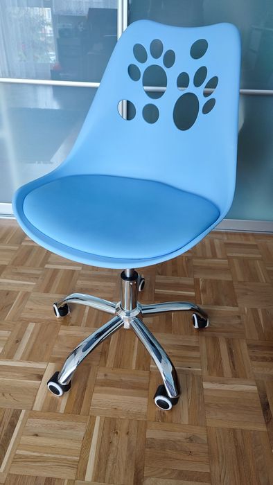 Krzesło fotel biurkowy dziecięcy  obrotowy z regulacją wysokości szkol