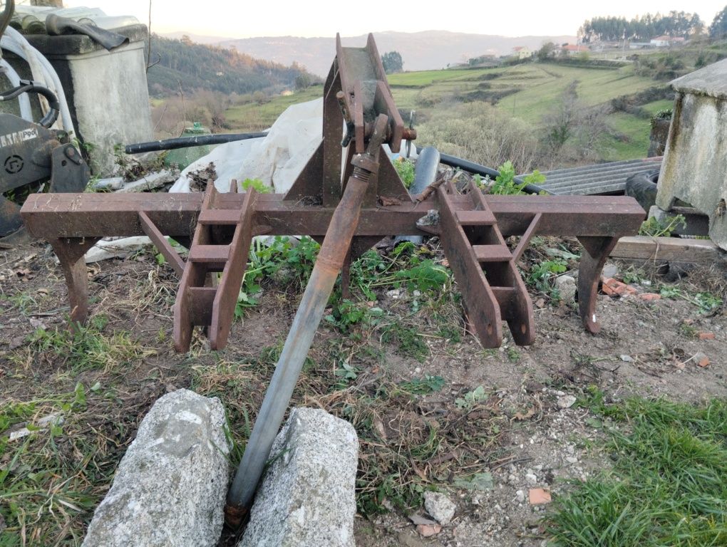 Escarrificador 4 dentes reforçado para monte