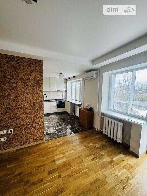 Продаж 2к квартири, вул. Ентузіастів, 7, Русанівка