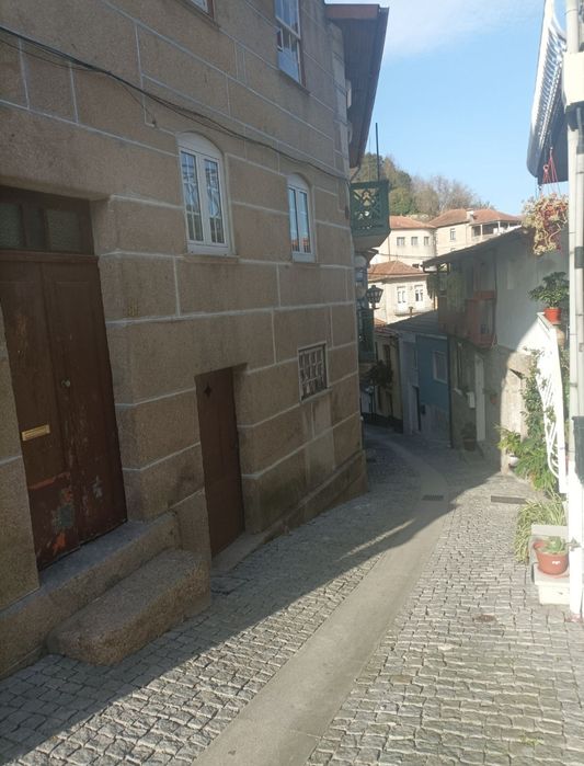 Arrenda-se estúdio no Douro- Penafiel- agua e luz incluídos