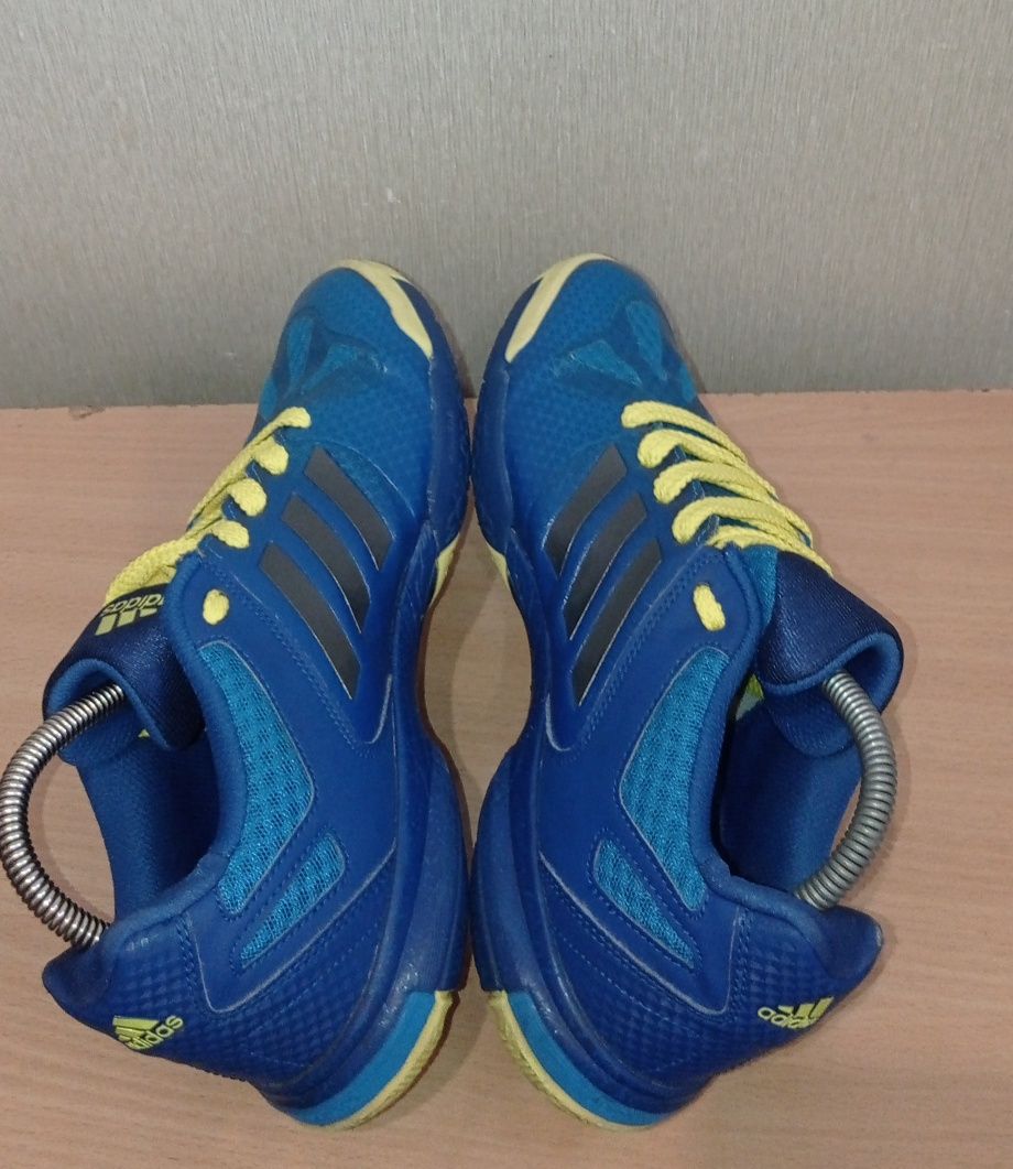 Кросівки фірми Adidas 40 розміру