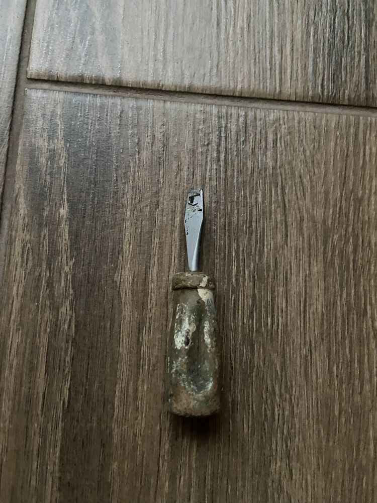Продам викрутки різного типу є 15 штук