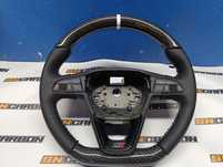Volante Seat Cupra em carbono 
costura vermelha com pele per