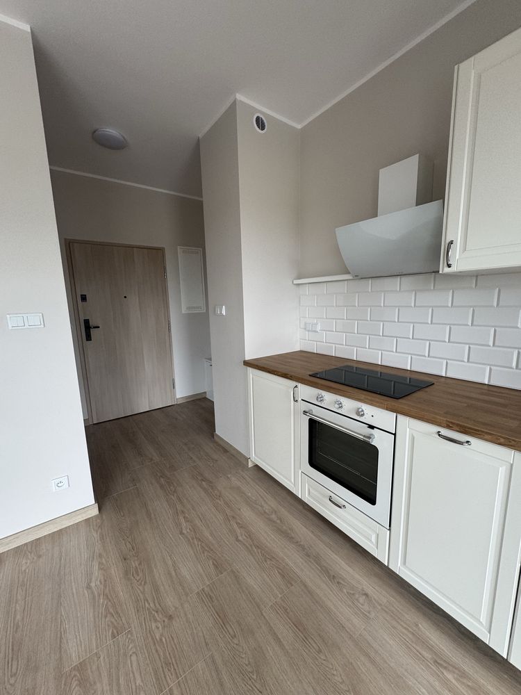 Wybajem Nowa Kawalerka– blisko centrum, 27 m² – wysoki standard Glinno