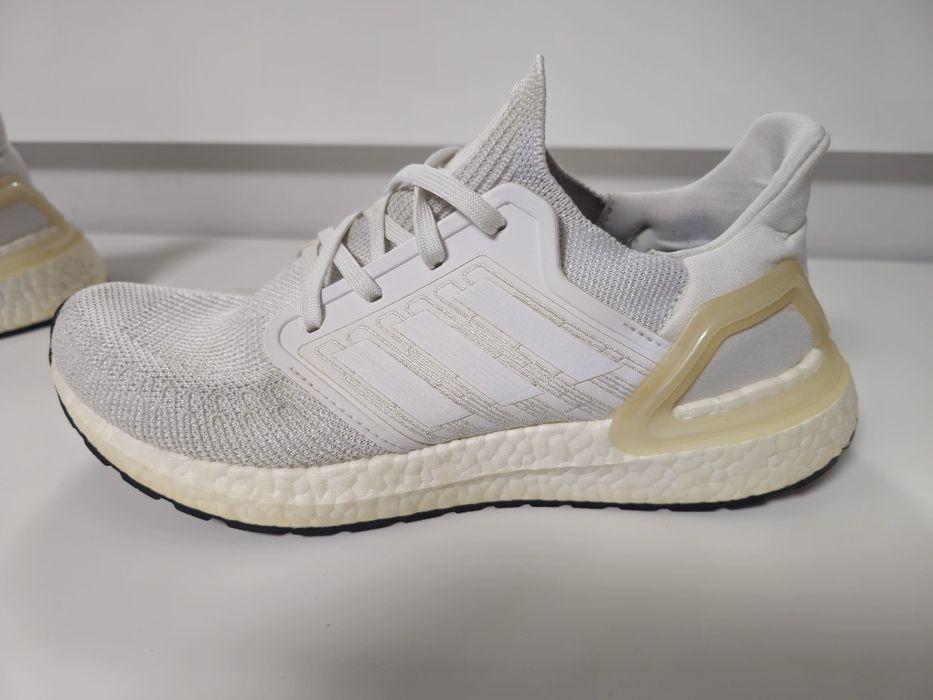 Sapatilhas adidas ultraboost brancas