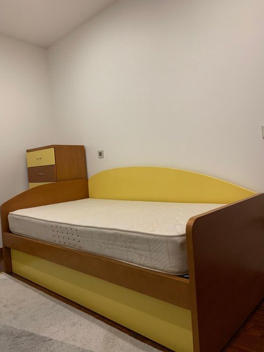 Cama solteiro e camiseiro