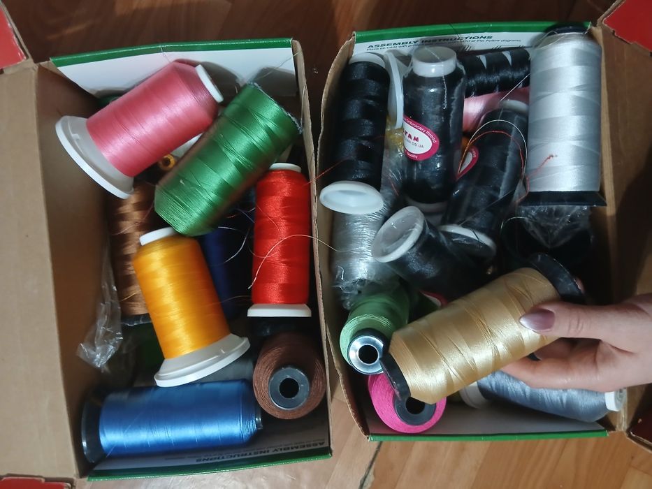 Вишивальна машина Janome Memory Craft 350E  + нитки для вишивання