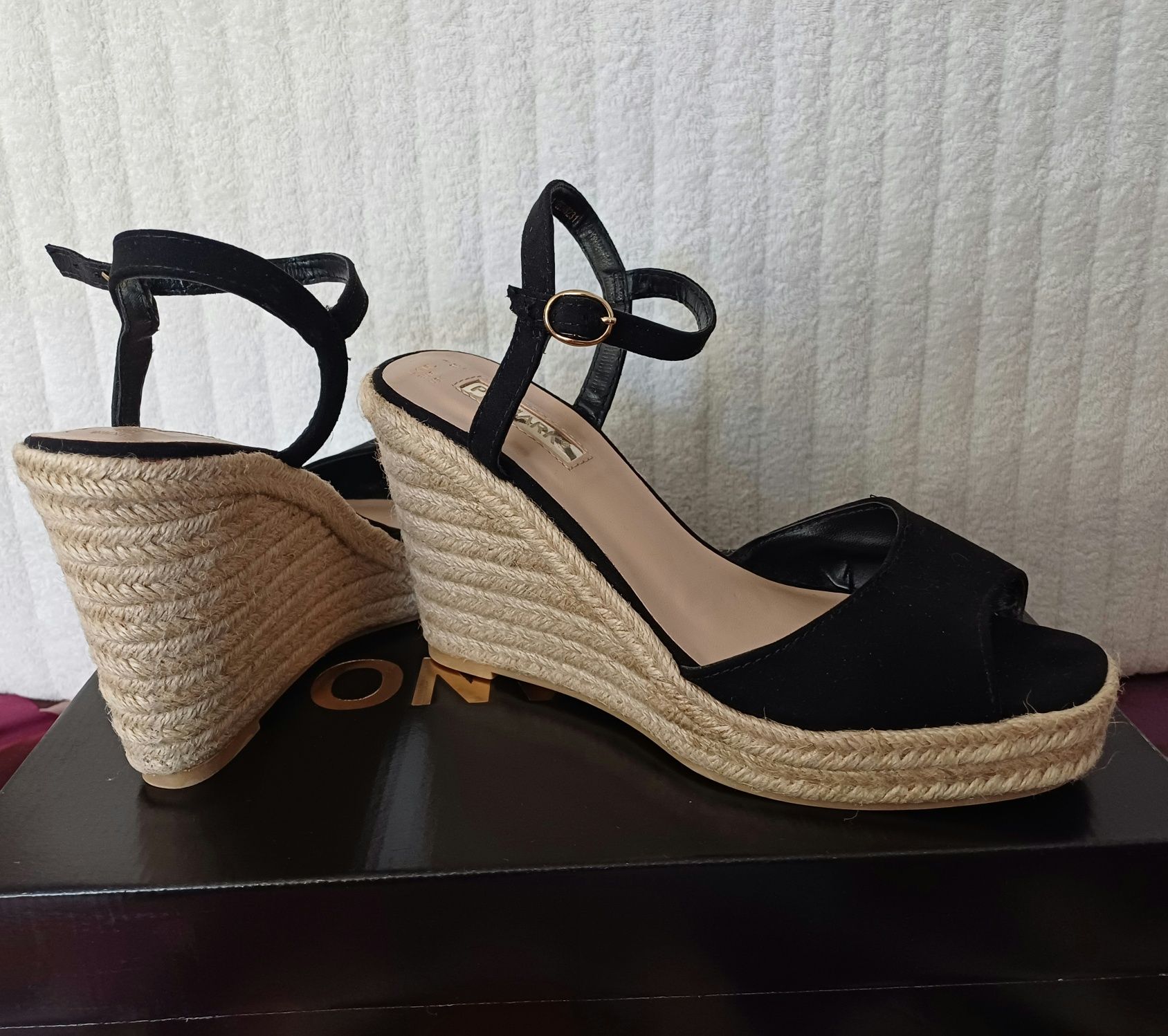 Zamszowe sandały/ buty  Primark
