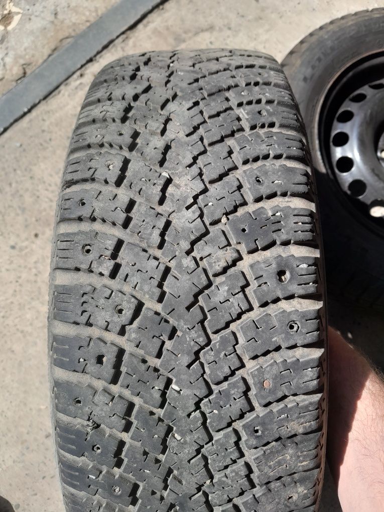 Nokian Hakapelita 185/65 r14 2шт