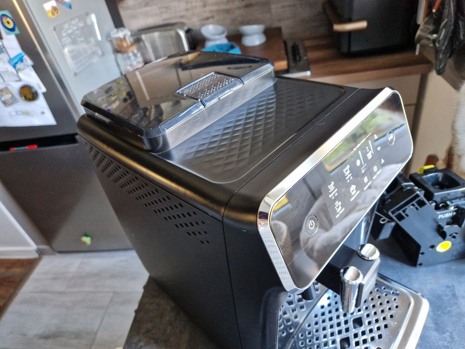 Ekspres ciśnieniowy Philips LatteGo 2200 ep2231