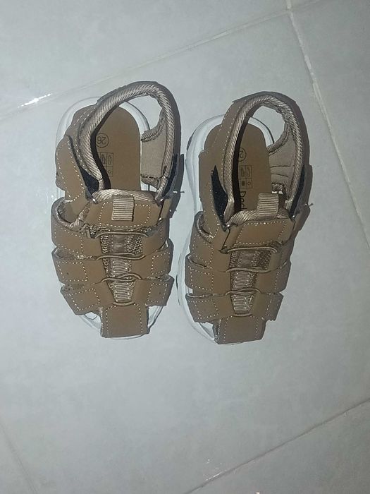 Sandálias menino n'26 novas