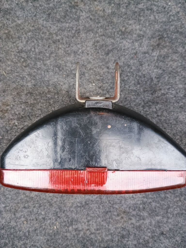 Tylna lampa przeciwmgłowa Fiat 126p