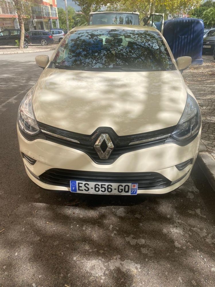 Vendo o meu Renault Clio