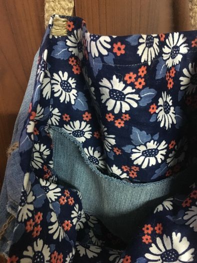 Джинсовая сумка с плетеным джутом