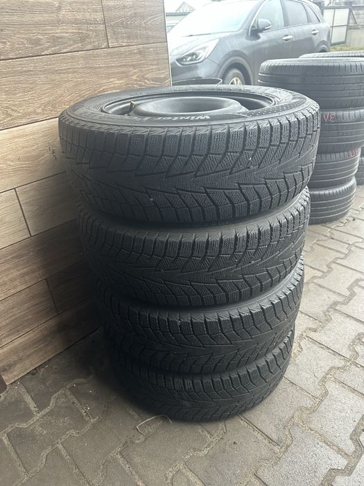 Продам резину з дисками зима 195 65 15