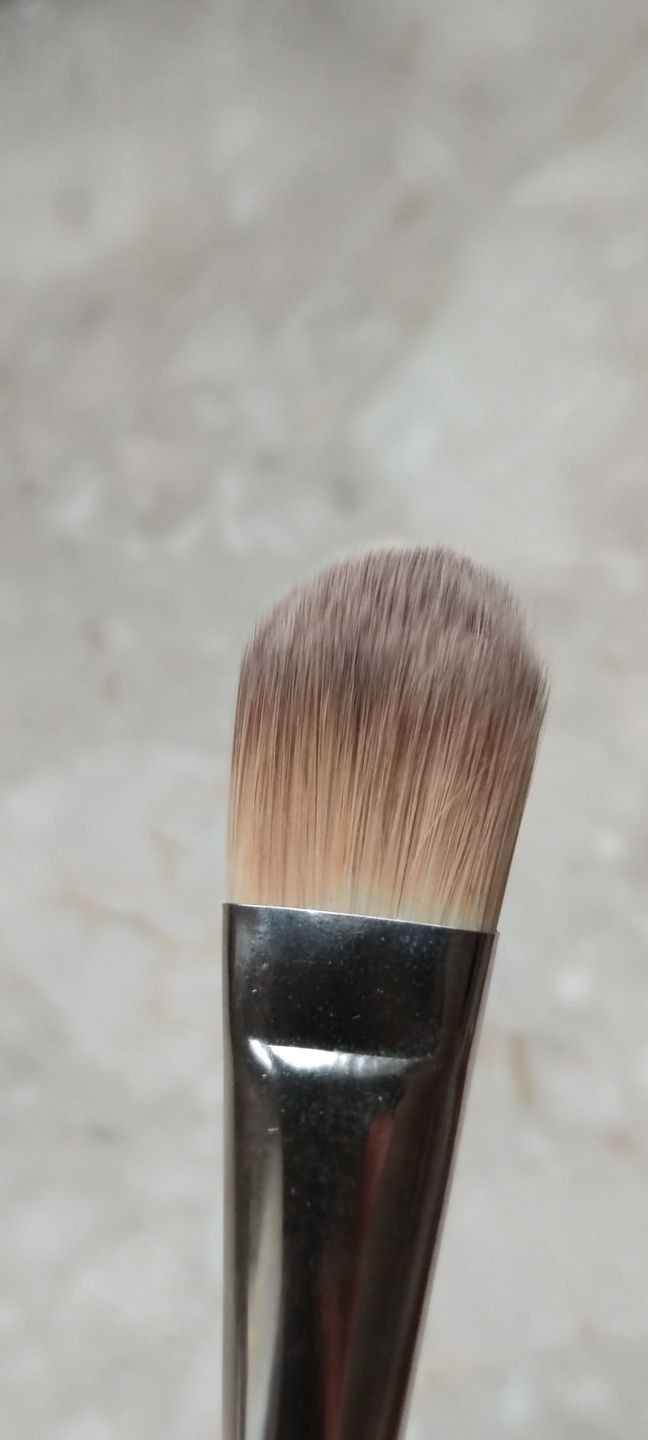 Pędzel do makijażu MAC nr 190 Foundation Brush