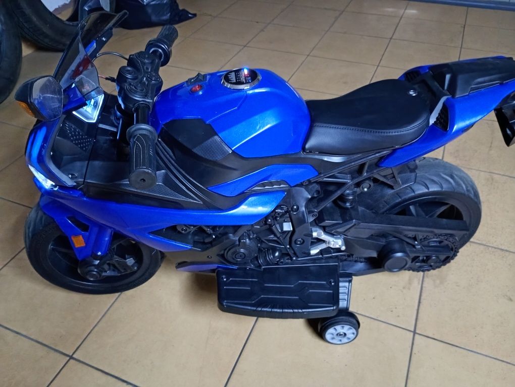 Motorek na baterie dla dzieci cena 300zł