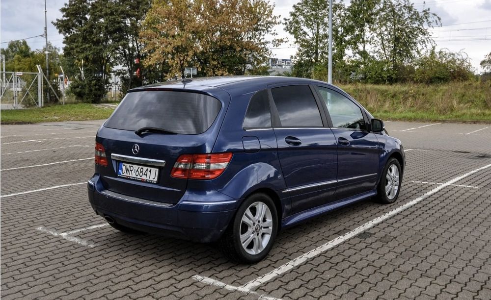 Mercedes-Benz Klasa B 1,5л Бензин 2010 рік