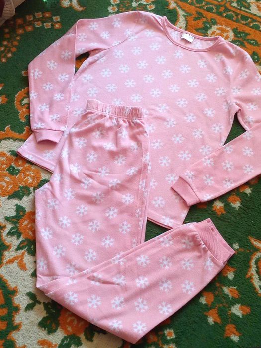 Детские  пижамы  и  кигуруми.