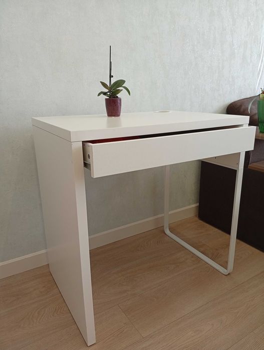 Бу IKEA Письмовий стіл ИКЕА МИКЕ 73*50
Письмовий стіл, білий, 73х50 см