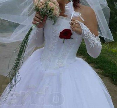 Свадебное платье с камнями сваровски!!!