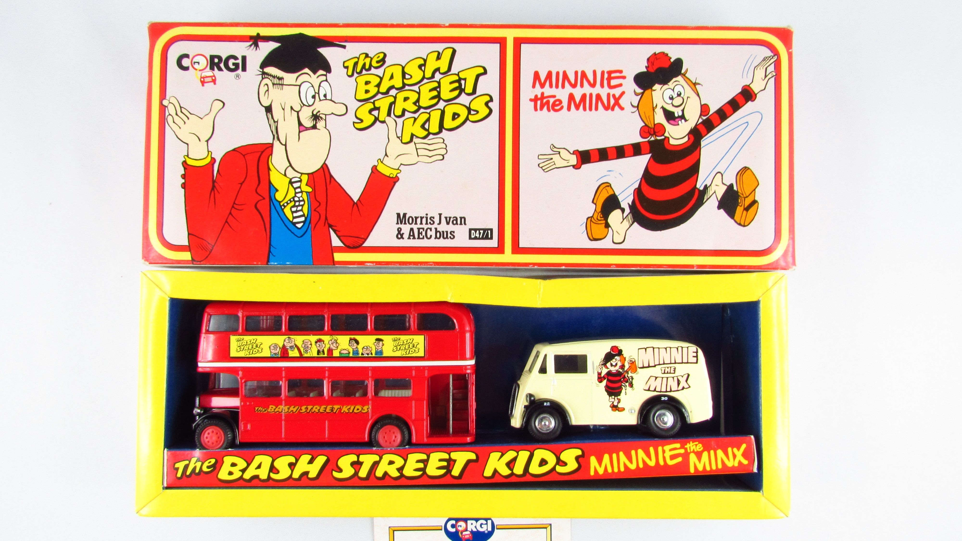 CORGI - Minnie The Minx Bash Street Kids Zestaw Morris J Van & AEC Bus