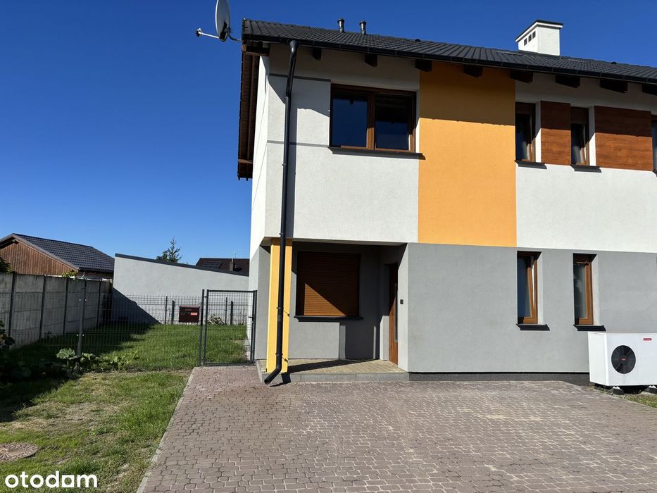 Nowoczesny dom w zabudowie bliźniaczej