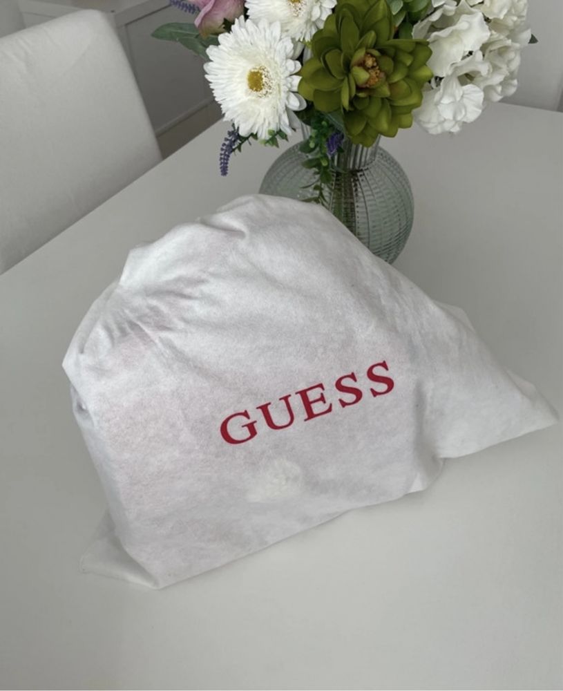 Mala tiracolo vermelha Guess