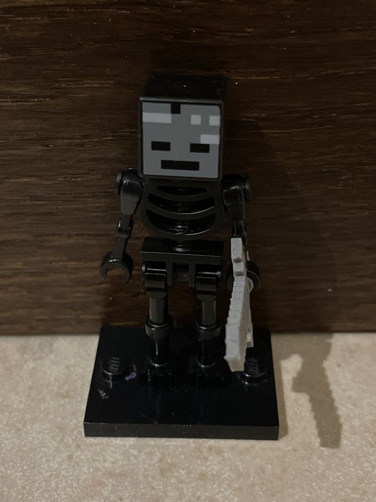 Lego Minecraft czarny szkielet
