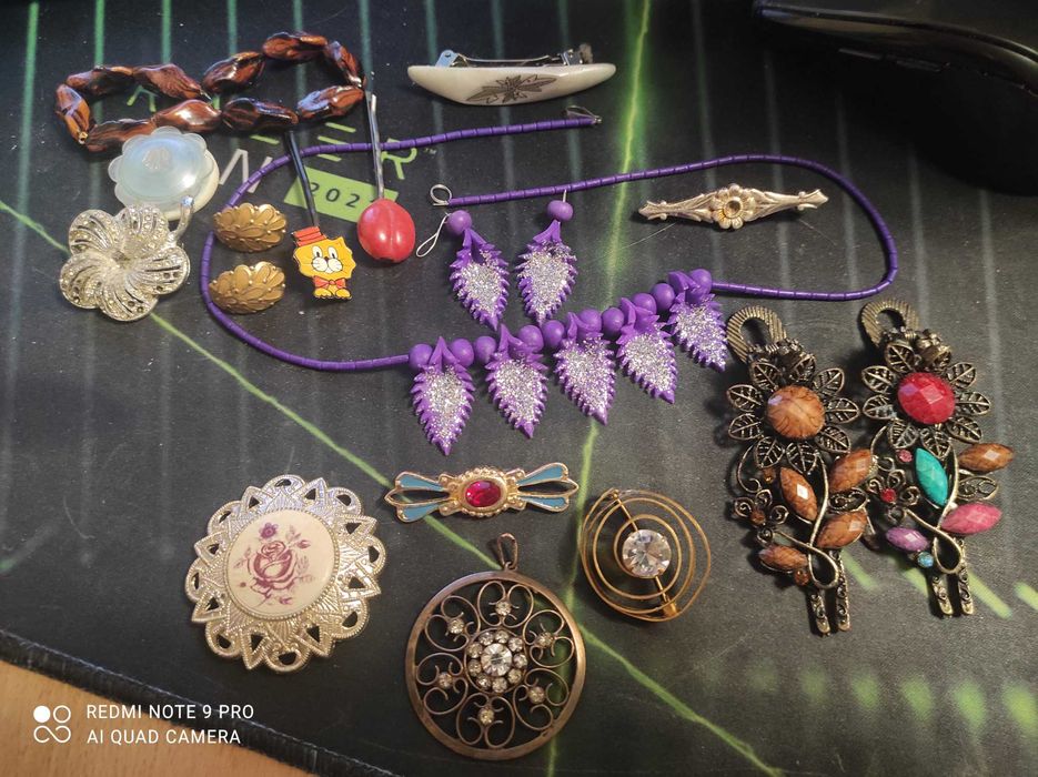 Бижутерия ссср Кулон серебро , брошка позолота и др.