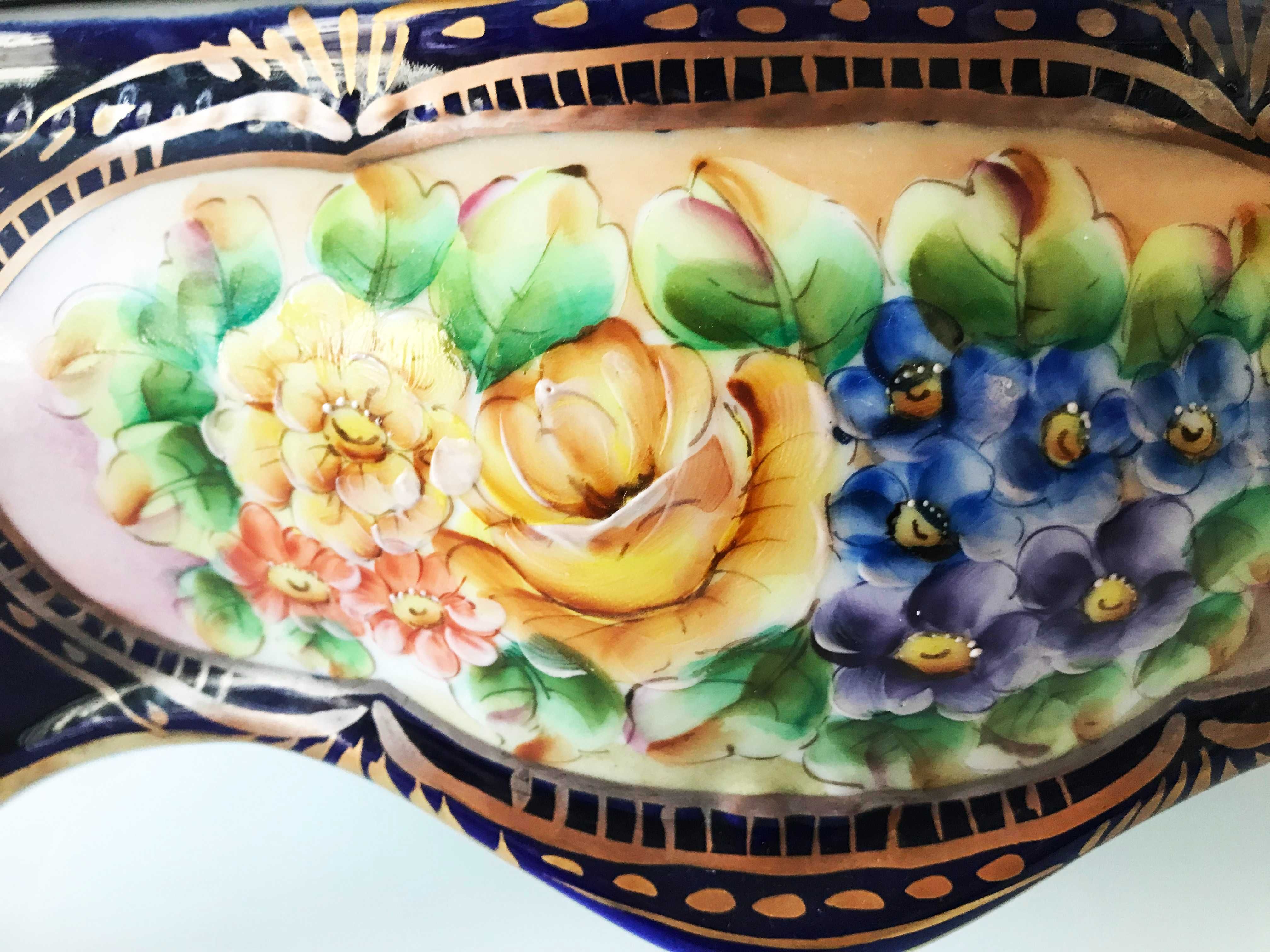 Caixa estilo vintage em porcelana Pintada à mão