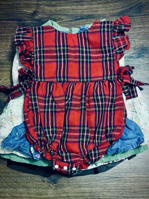 Zestaw sukienki 62-68 10sztuk