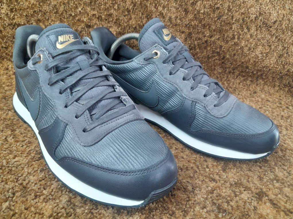Кросівки жіночі Nike W Internationalist 41 розмір.