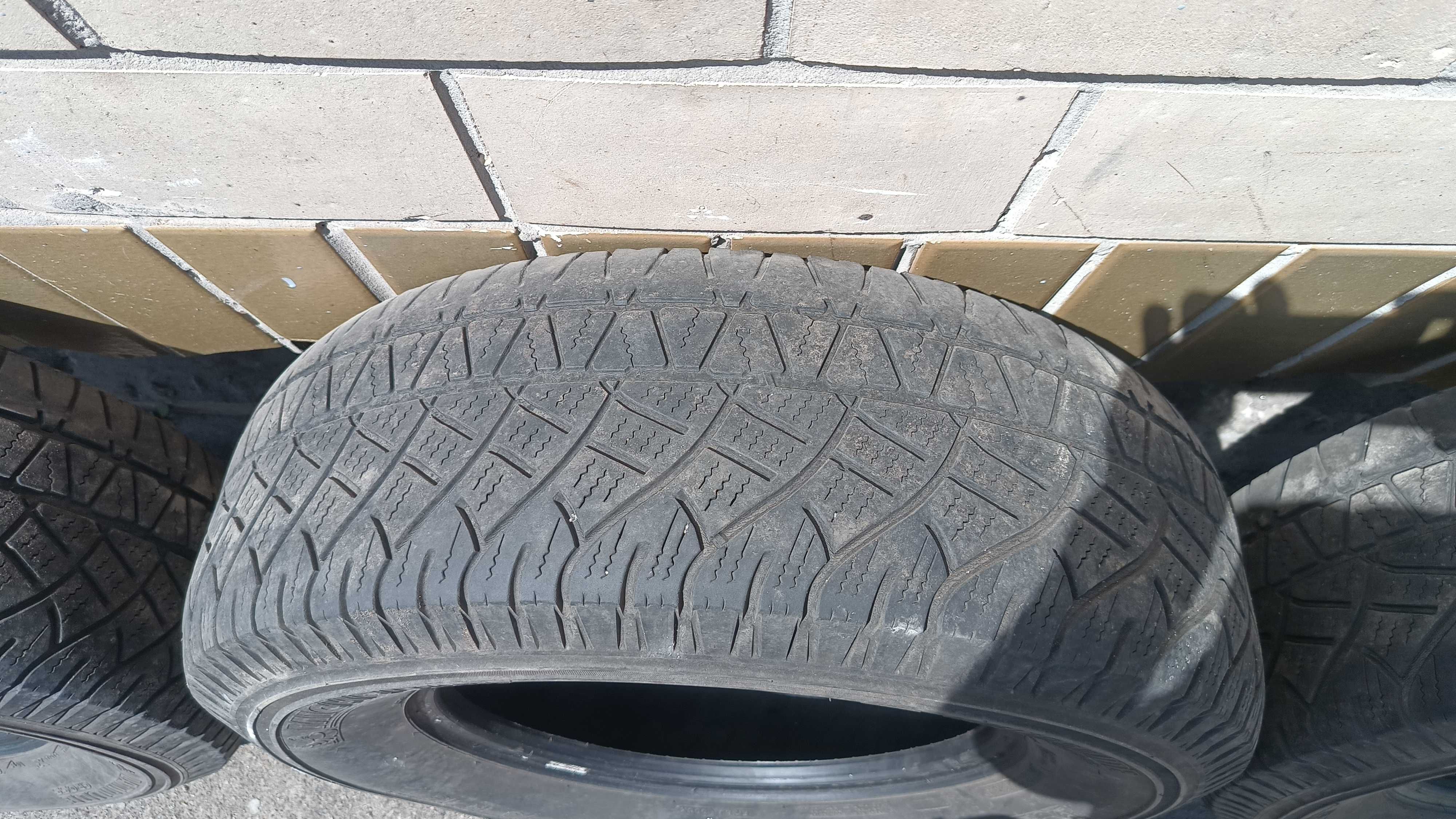 Michelin Latitude Cross 245/70 R16 111H комплект 4 шт.