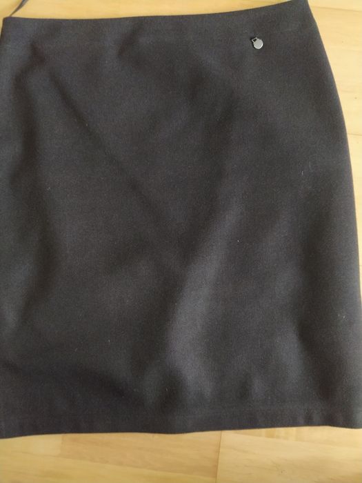 Czarna damska spódnica rozmiar 52
