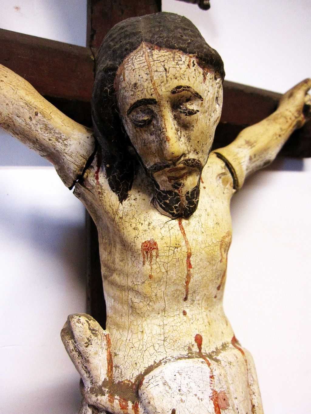 grande antigo crucifixo em madeira com Cristo policromado-Sec. XIX