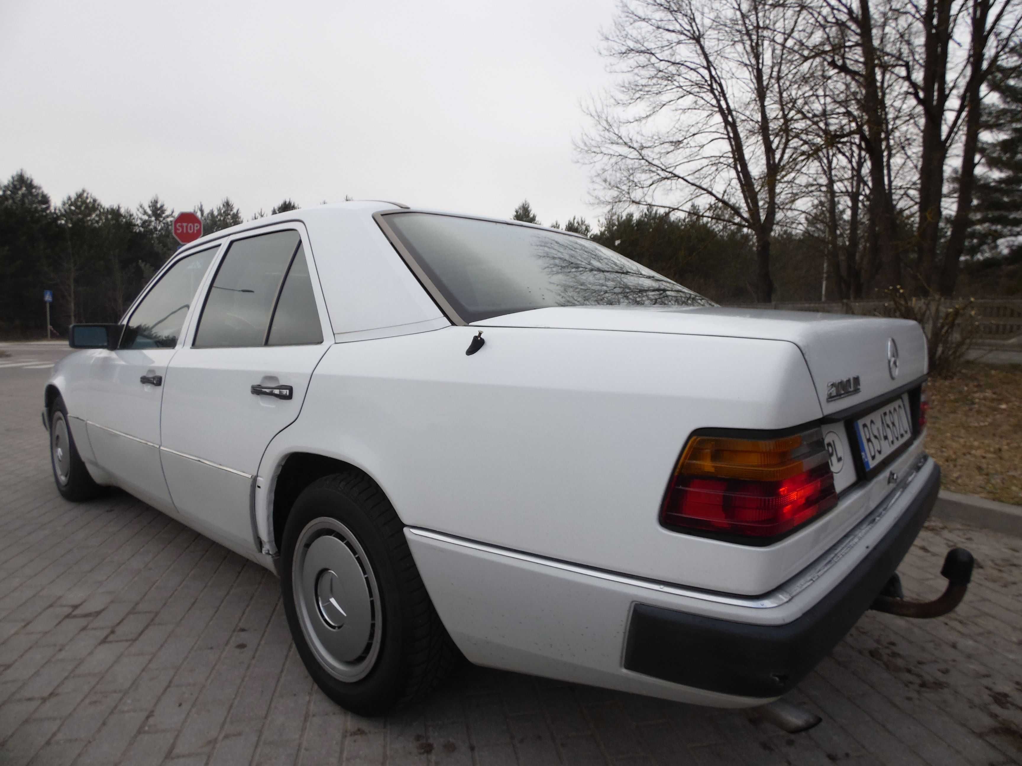 Mercedes-Benz W124 200D