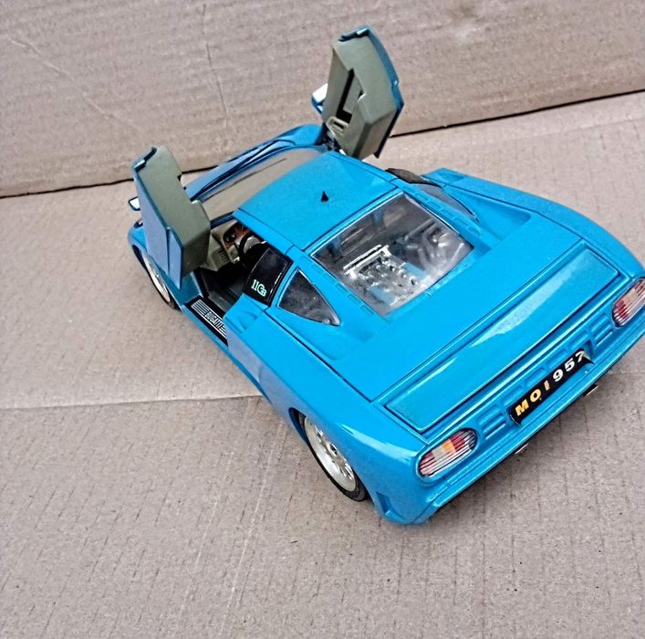 автомобіля Bugatti EB 110 1о,