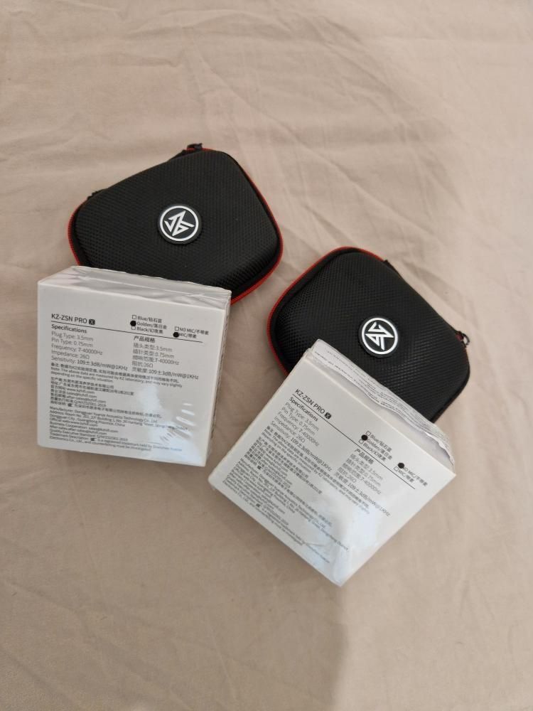 Auriculares com fios KZ ZSN PRO + Case