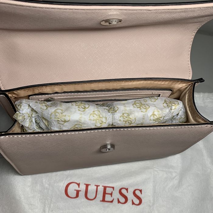 Mala Guess como nova