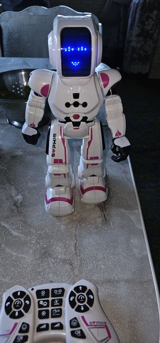 Іграшка робот на пульті
