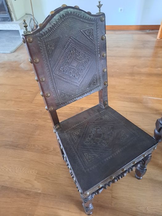 Conjunto mesa e cadeiras