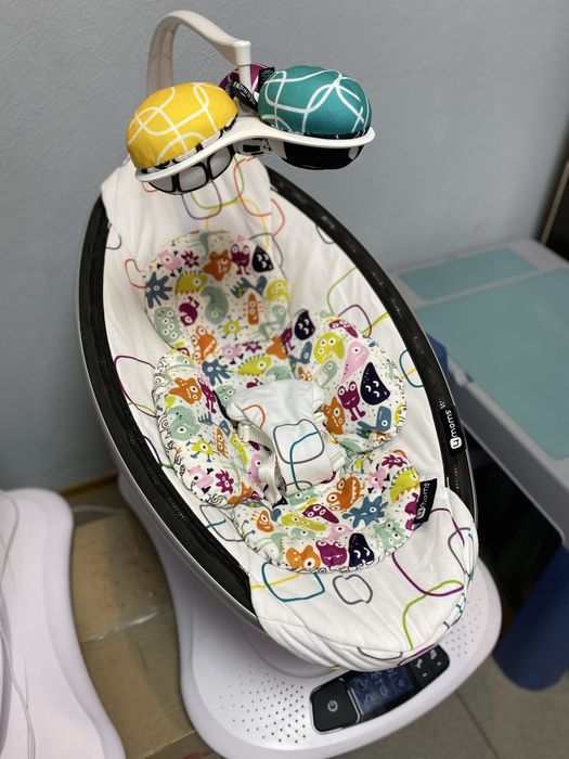Качель крісло-гойдалка 4moms mamaroo 4.0 заколисуючий центр