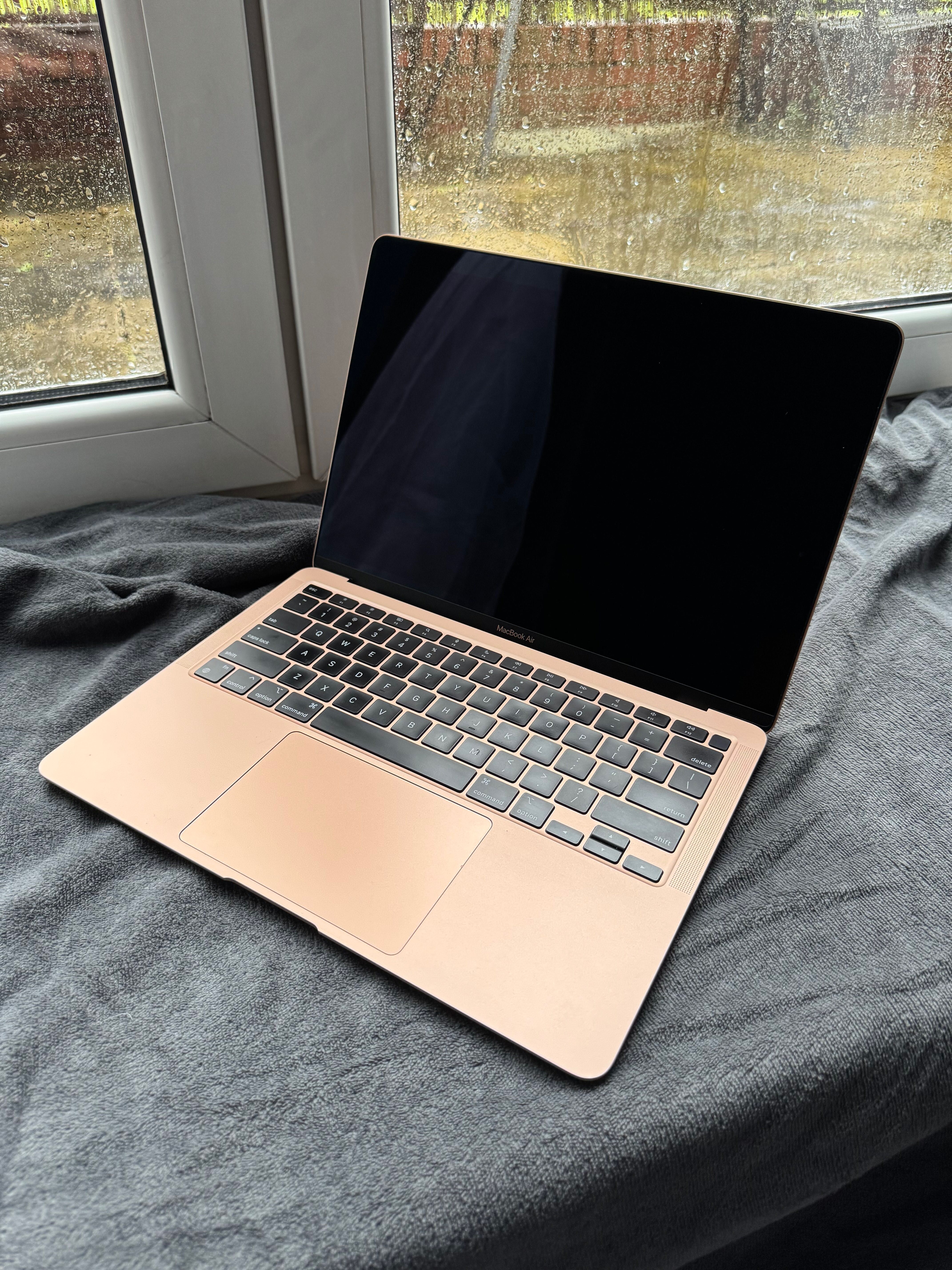 Złoty MacBook Air 13" M1 2020 | 8GB RAM | 256GB SSD