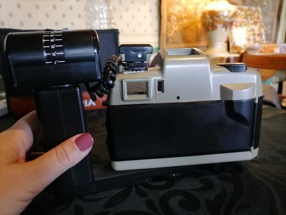 Máquina de fotografar analogica com flash vintage antiga, Olympia