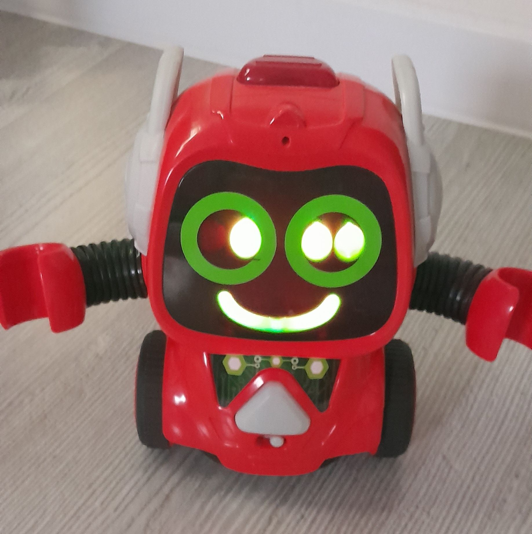 Interaktywny robot Smily